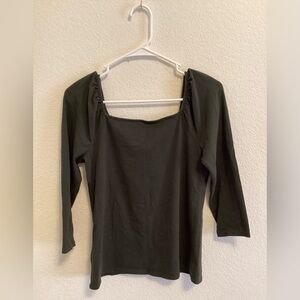 Square neck 3/4 sleeve shirt
